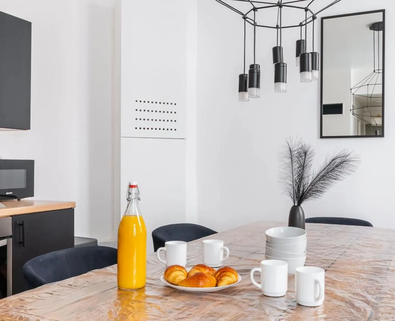Appartement Confortable Sacre Coeur - Paris 18 - 6P 0*,